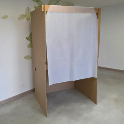 Isoloir de vote carton PMR fermé