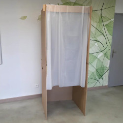 Isoloir de vote carton fermé